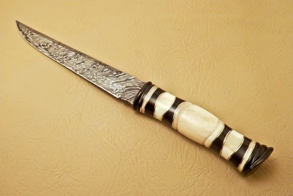 Stunning Damascus Bowie Knife