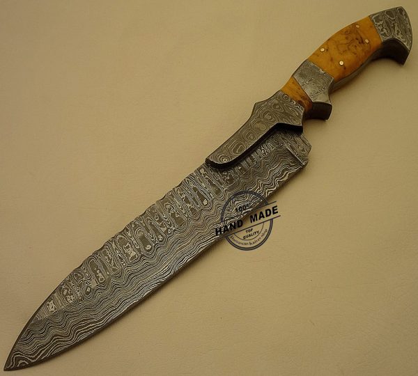 Amazing Damascus Steel Bowie Knife