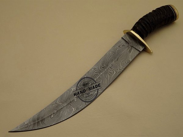 Masterfully Crafted Damascus Bowie Knife